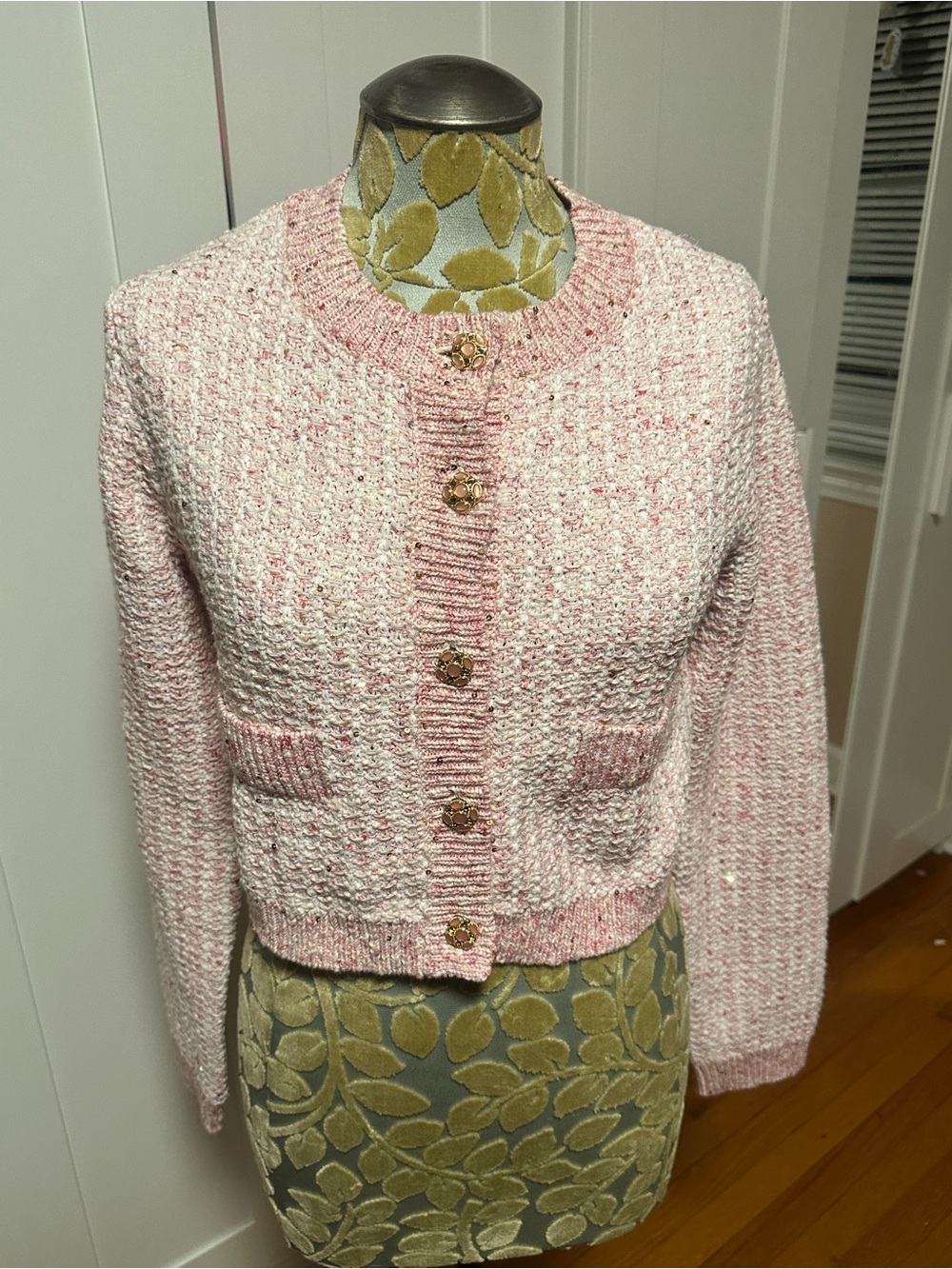 Cropped Pink Tweed Cardigan with Decorative Buttons